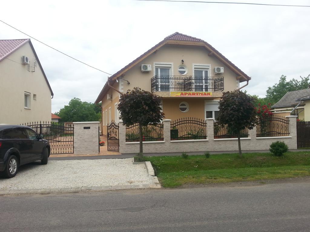 Marinica Apartman Hajdúszoboszló Exterior foto